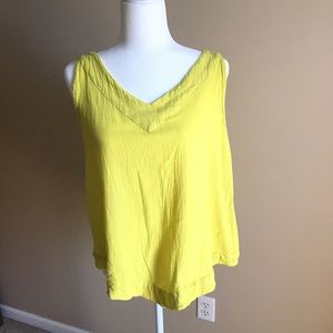 OH MY GAUZE sleeveless top. Mustard yellow/green